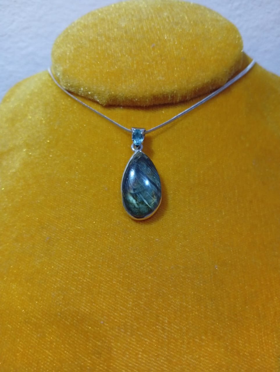 Labradorite Apatite